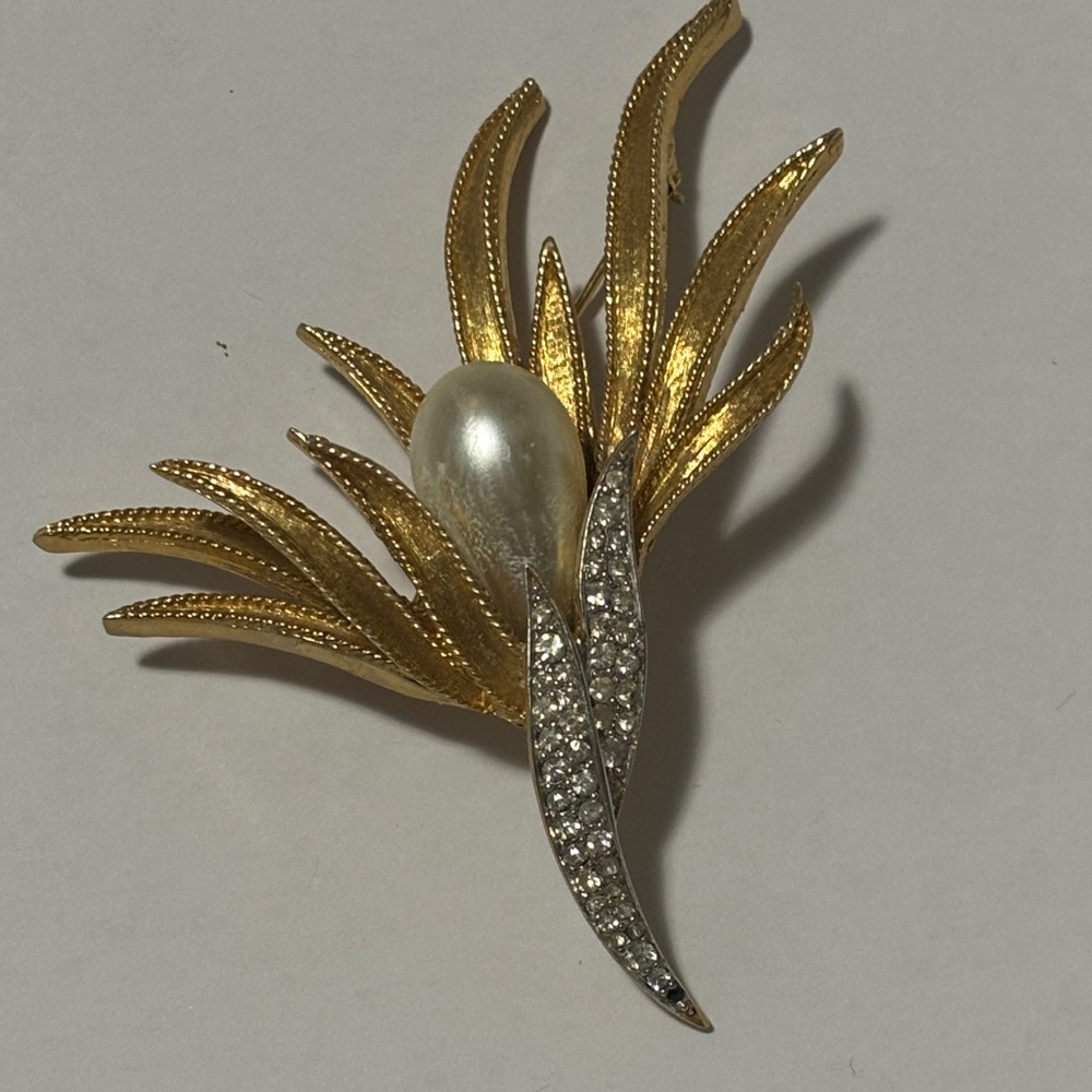 Elegant Gold and Silver Brooch with Pearl Accent